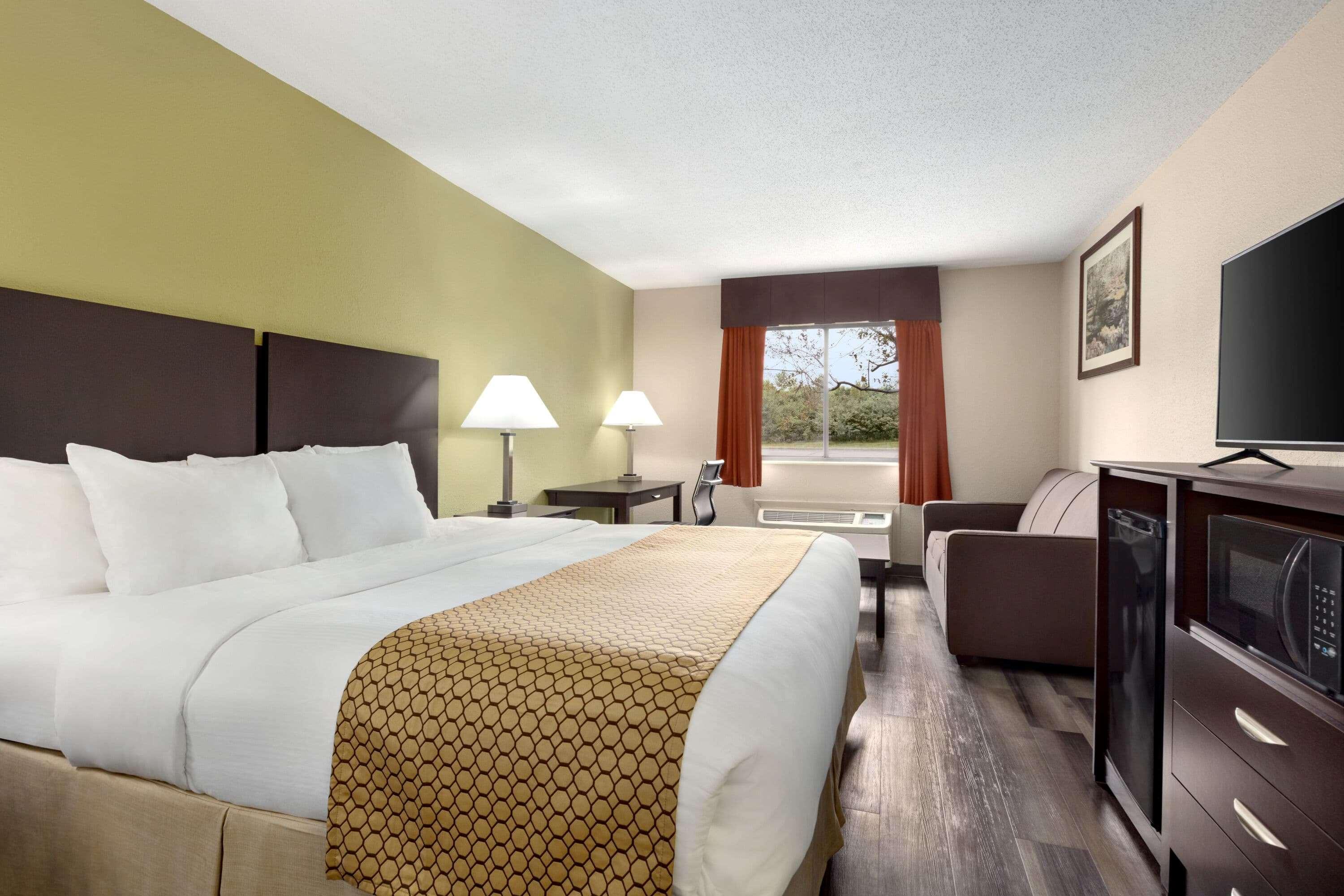 Baymont By Wyndham Monroe Hotel Bagian luar foto