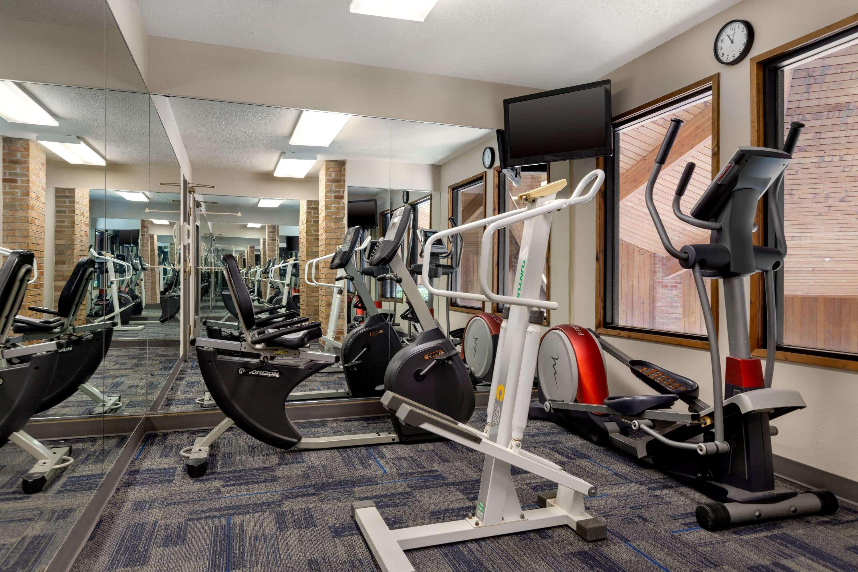 Baymont By Wyndham Monroe Hotel Bagian luar foto