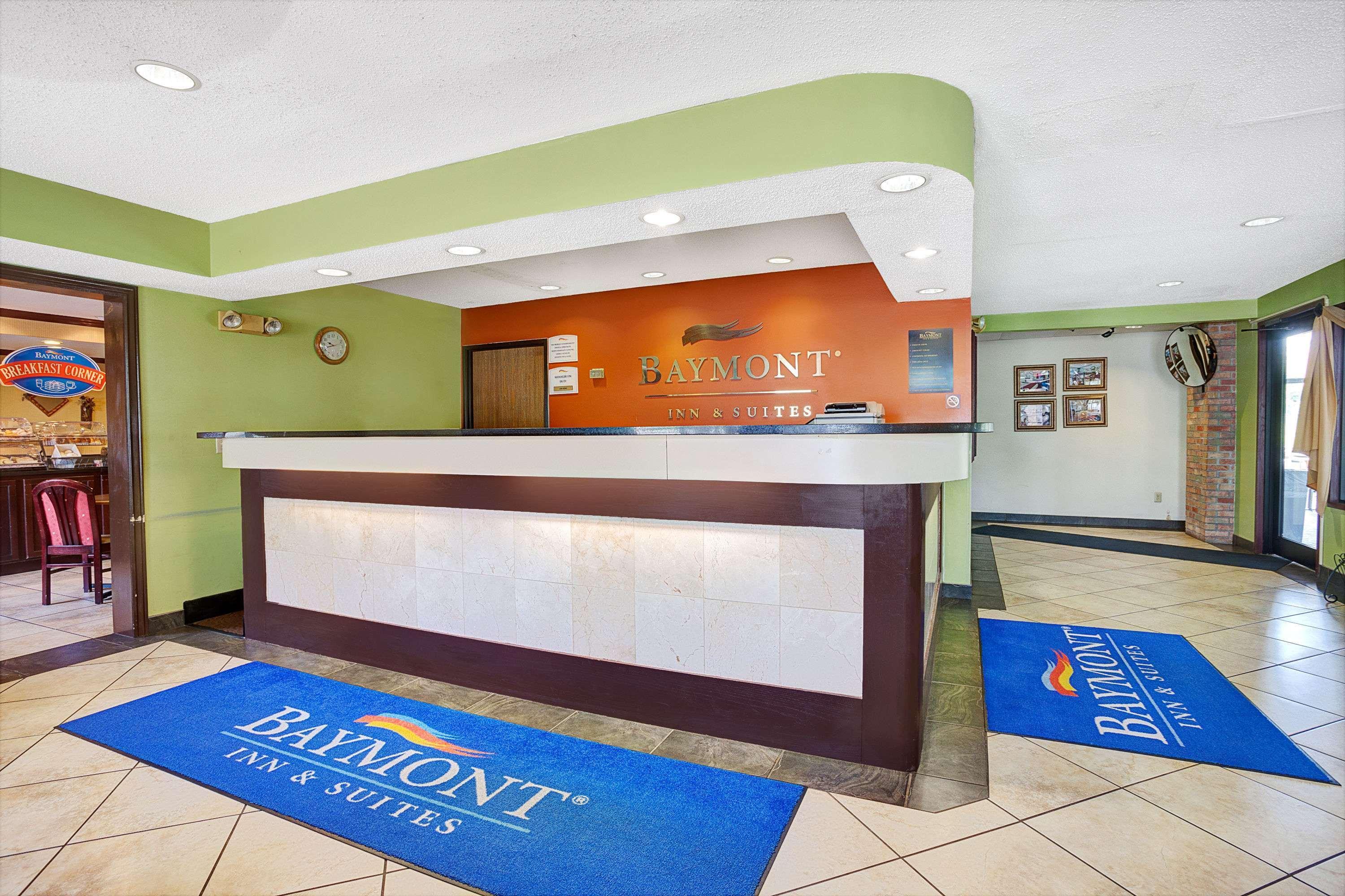 Baymont By Wyndham Monroe Hotel Bagian luar foto