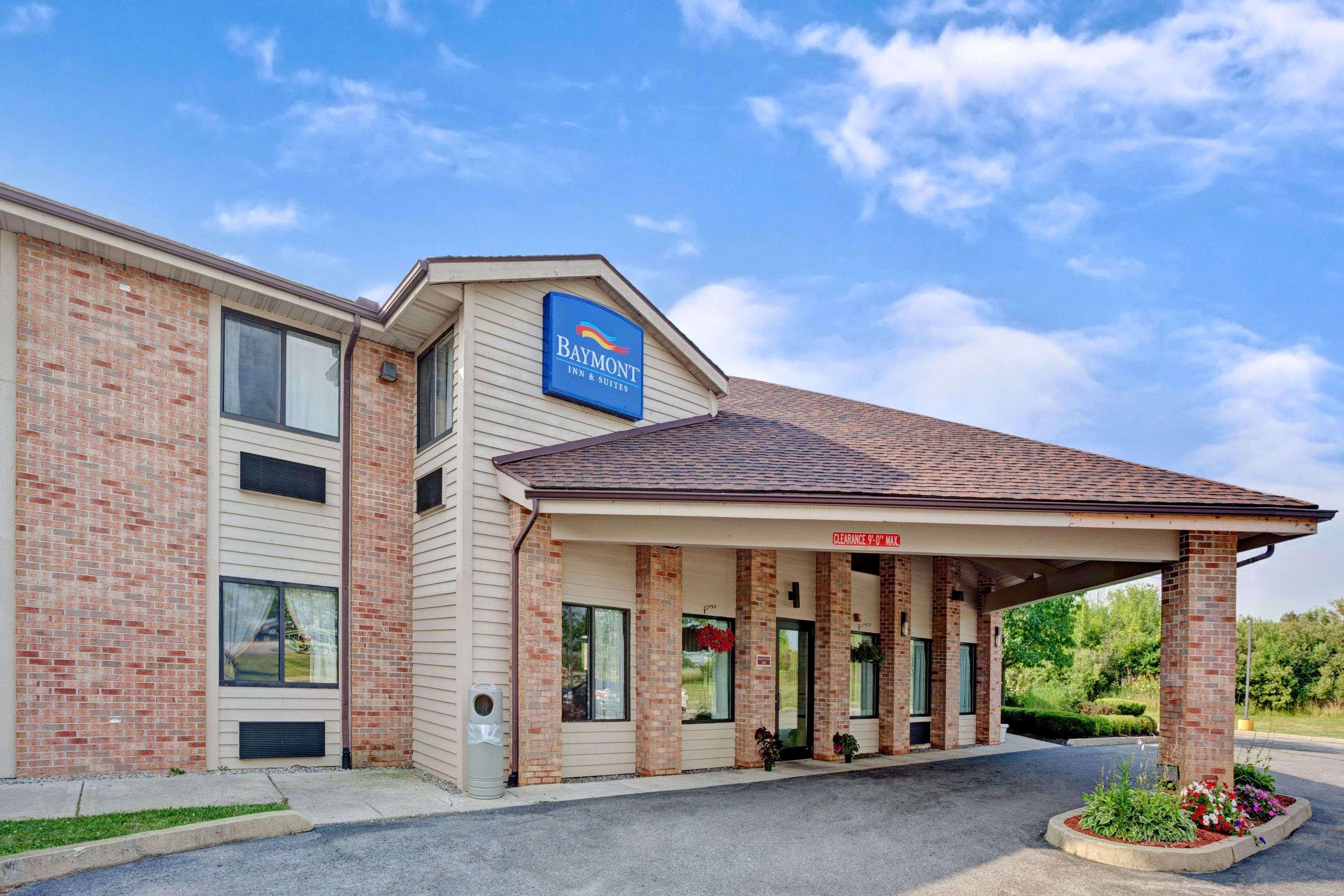 Baymont By Wyndham Monroe Hotel Bagian luar foto
